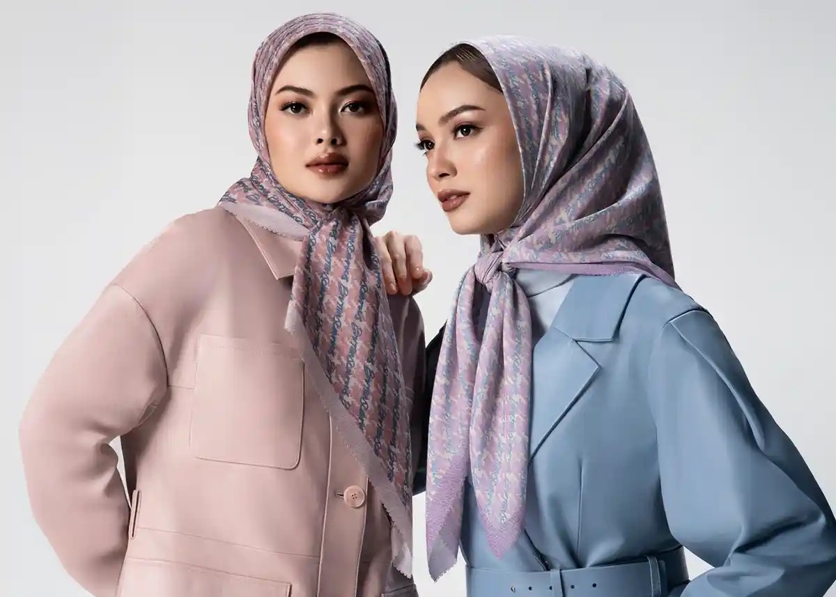 Jilbab Premium atau Jilbab Biasa? Simak Perbedaannya Sebelum Membeli! Muslimah.co.id