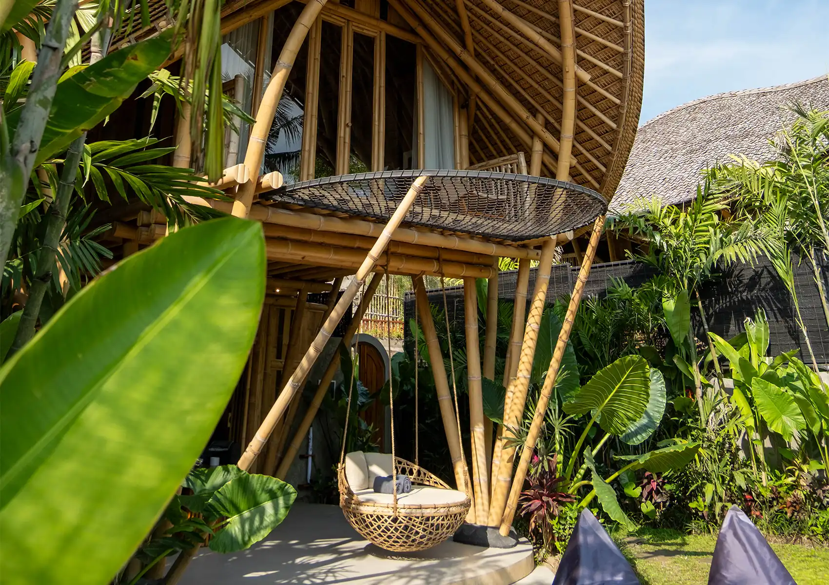 villa-arsitektur-bambu-dengan-private-pool.webp