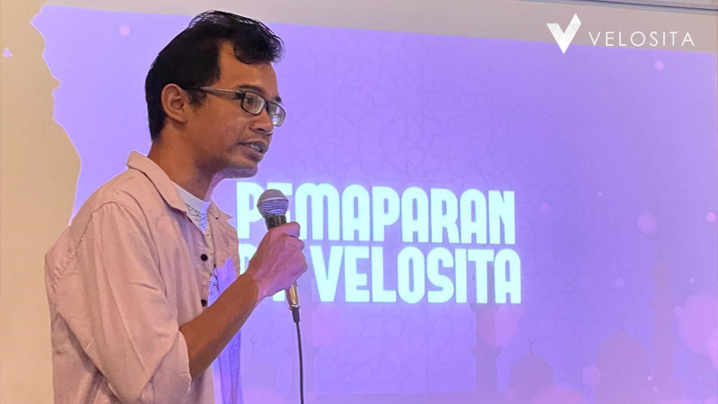 eric.pse sebagai pembicara seminar VELOSITA di Surabaya