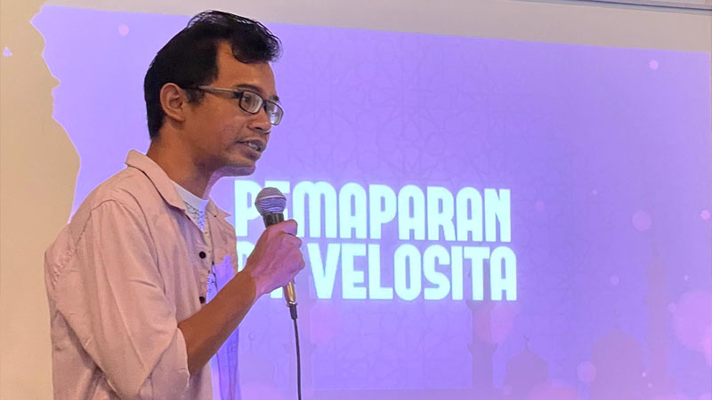 eric.pse menjadi pembicara disebuah seminar Velosita sebagai Co-Founder PT Graha Lintas Persada di Surabaya. (dokumentasi pribadi instagram @eric.pse)